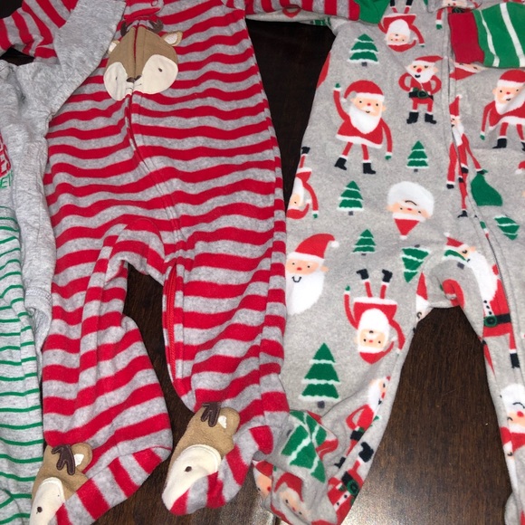 CHRISTMAS PAJAMAS & HOLIDAY OUTFITS Bundle Baby Boy Size 6 Months Santa Reindeer - Picture 2 of 4